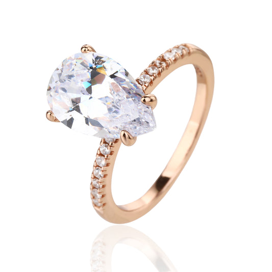 טבעת רוז גולד משובצת זרקונים